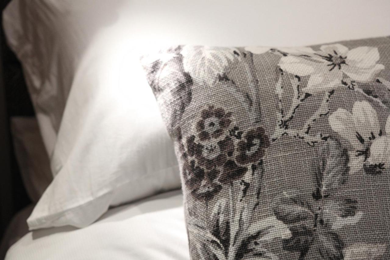 Boutique Barclay House London Townhouse - West London, Kensington, Chelsea, Fulham Bed & Breakfast ภายนอก รูปภาพ